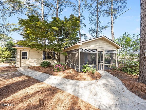 5th image of 4104 Oakdale Drive