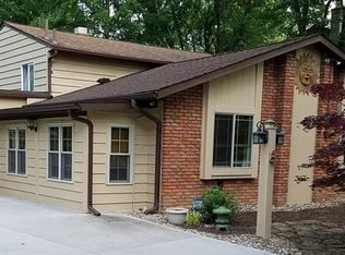 9405 Island Rd, North Ridgeville, OH 44039