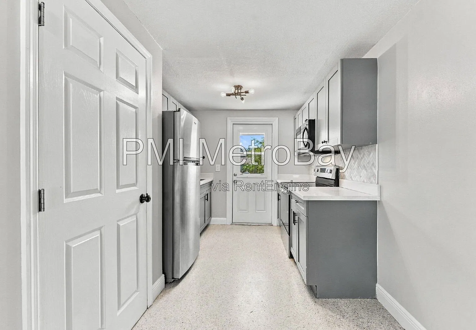 2 bed, 1.0 bath, 1300 sqft, $1,700 — Photo 4