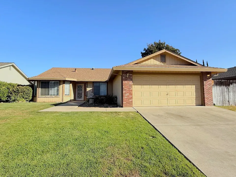 1013 Deerfield Ct