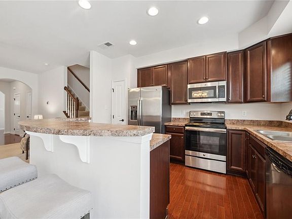 5th image of 8957 Ringview Dr #1
