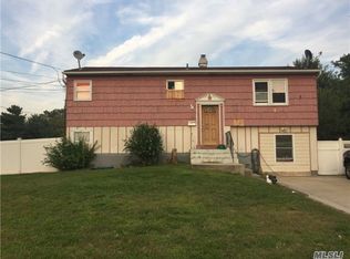 45 Kaymac St, Brentwood, NY 11717