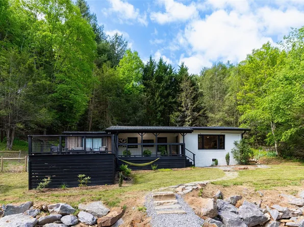 610 Banks Creek Rd, Burnsville, NC 28714