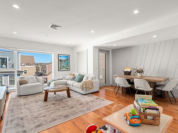 2nd image of 362-364 W Broadway #5