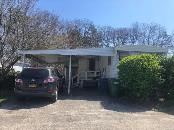 51 Betsy Ross Drive, Bohemia, NY 11716