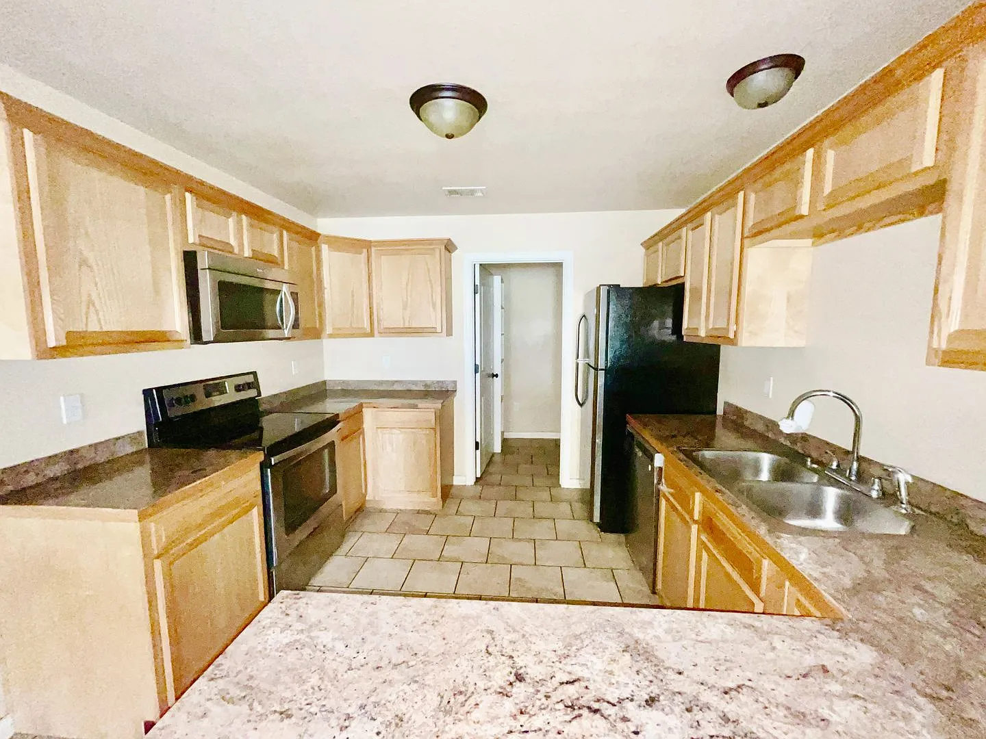 Beautiful 3/2duplex near Silo Schools — Photo 4