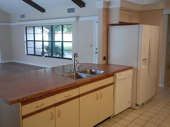 5th image of 33830 Spring Dr