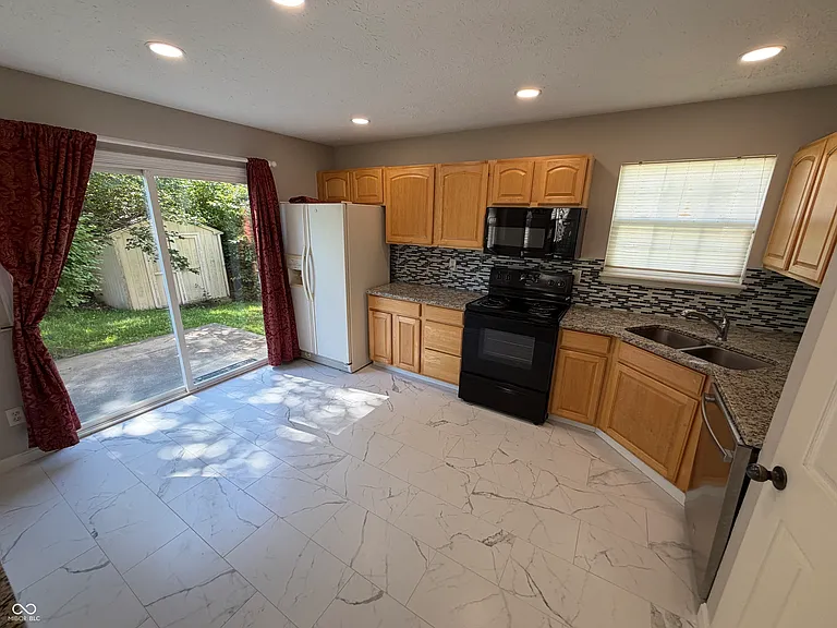 14173 Jasmine Ct — Photo 8
