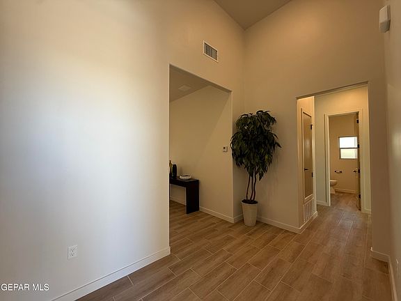 2nd image of 13761 Centro Vista Ave