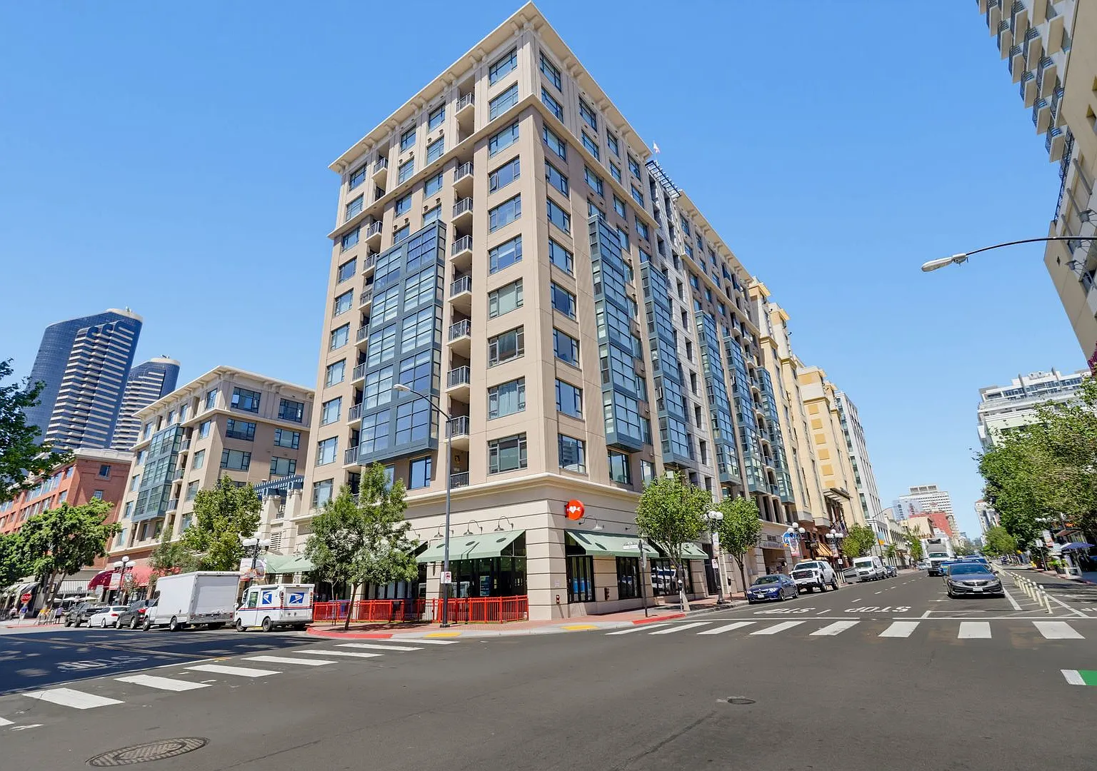 Upgraded Gaslamp 1B/1B Condo with Secured Parking, Private Balcony & Storage — Photo 1