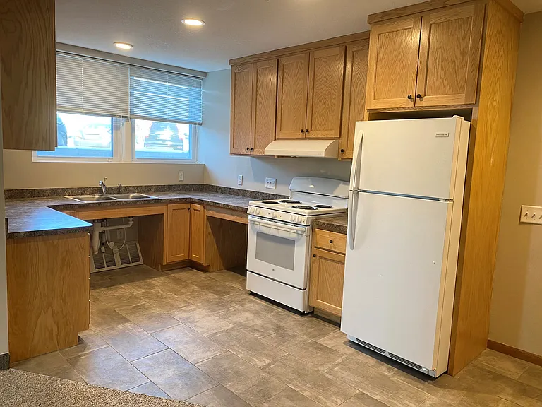 2390 7th St W — Photo 36