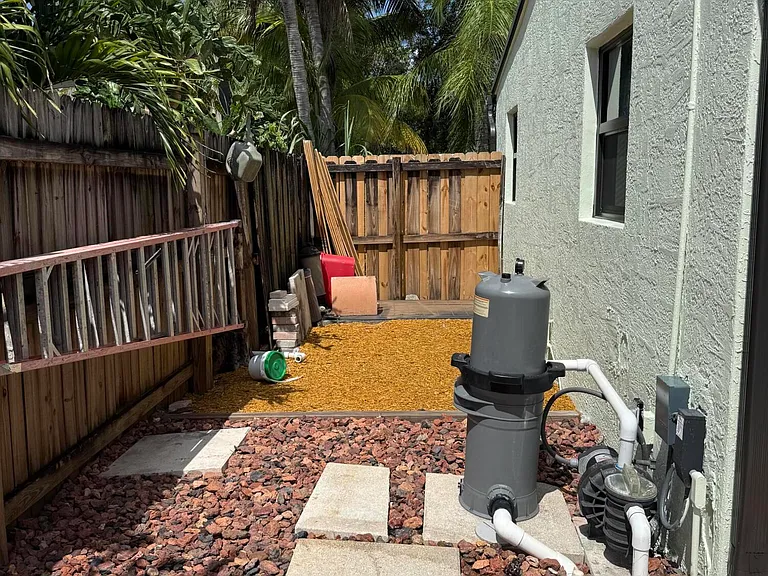 3030 NE 12th Ave — Photo 15