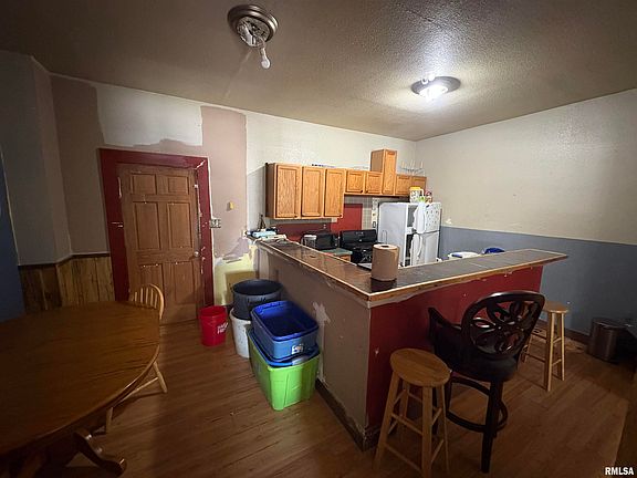 3rd image of 628 N 7th St