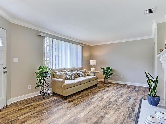 5th image of 1404 MAGNOLIA Circle W