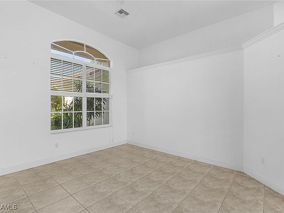 5th image of 3537 SW 28th Ave