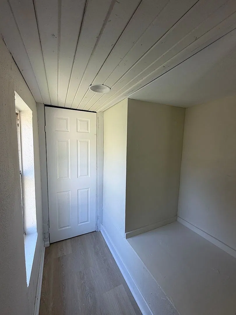 One Bedroom Guest Cottage — Photo 2