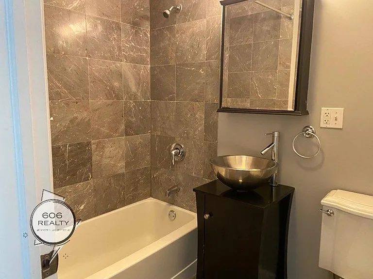 West Ridge Renovated Apts! — Photo 6