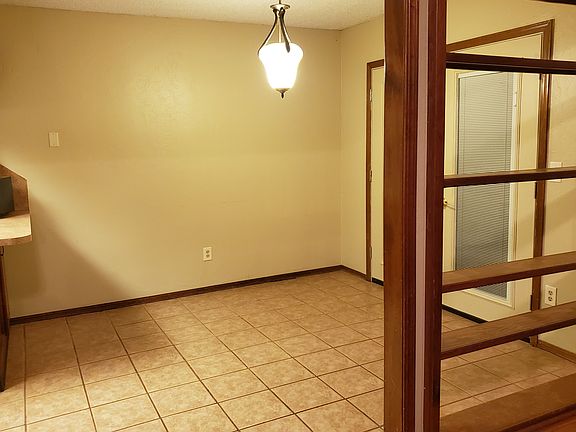4th image of 721 N Holli Way