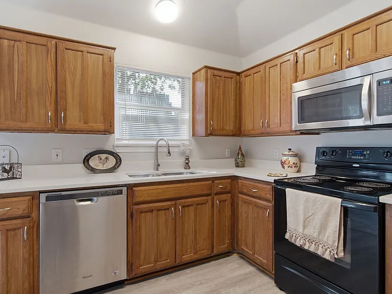 6317 Rockhaven Dr — Photo 12