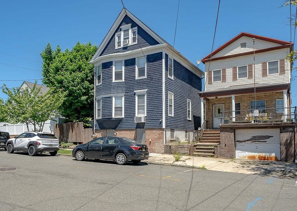 1st image of 71 E 31st St