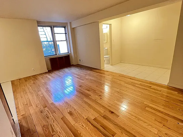 214 E 8th St #6S — Photo 2