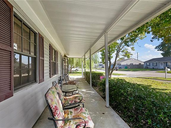 3rd image of 164 Yvonne Dr