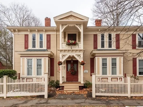 24 North St, Georgetown, MA 01833