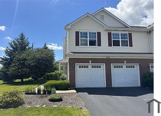 256 S Oak Creek Ln — Photo 1