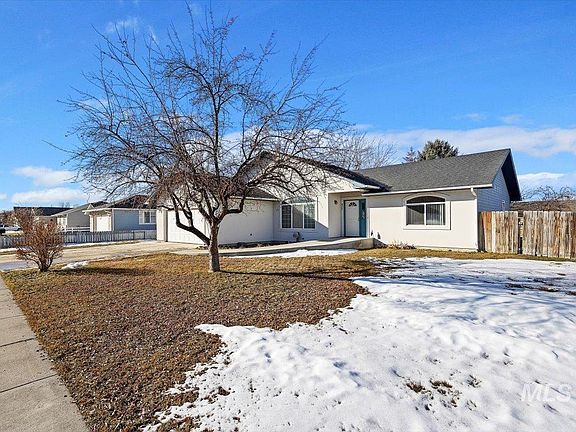 2nd image of 457 Eastgate Dr