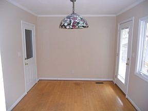 4th image of 310 Bagwell Dr