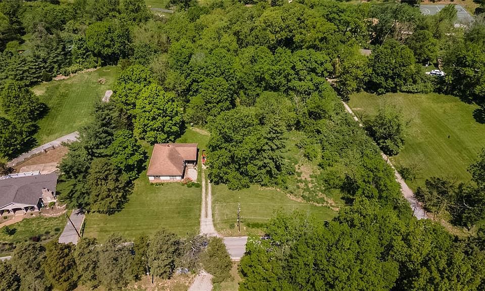 2nd image of 70 Crescent Ave
