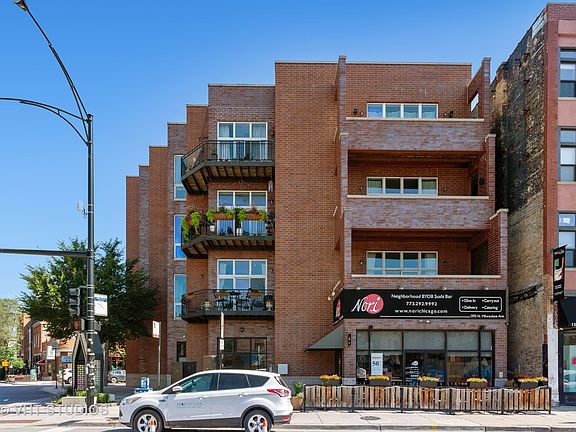 2nd image of 1393 N Milwaukee Ave Unit 1W