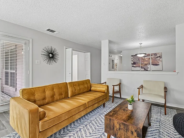 Chisholm Place — Photo 7