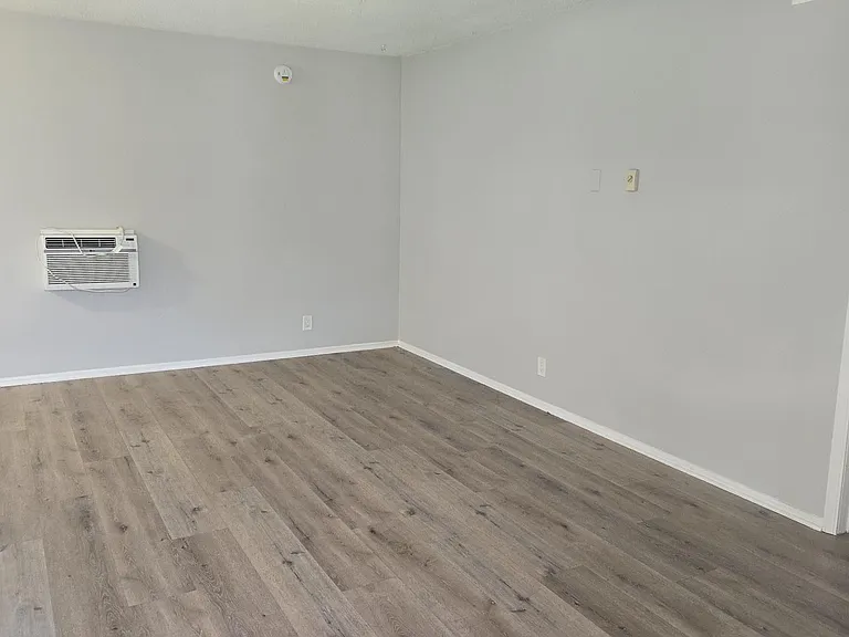 Palm View Apartments in Azusa — Photo 24