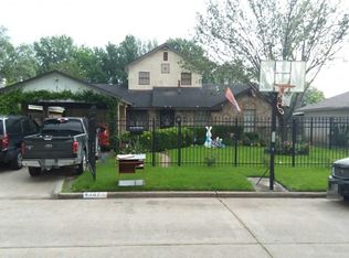 107 Greyfriar Dr, Houston, TX 77037