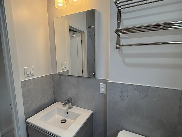 171 Bergen Ave #2 — Photo 9