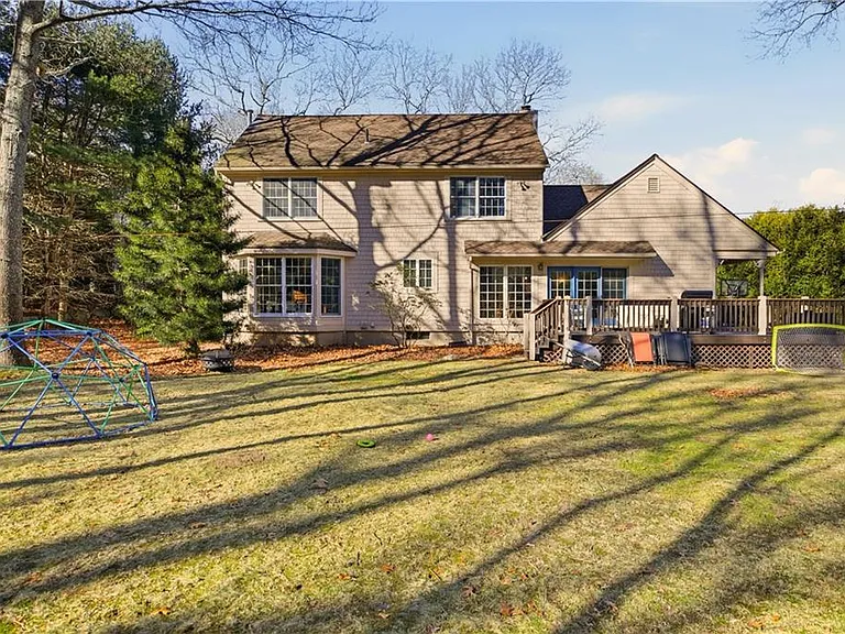 141 Laurel Ridge Ln — Photo 32