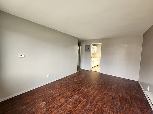1056 Dayton St — Photo 3