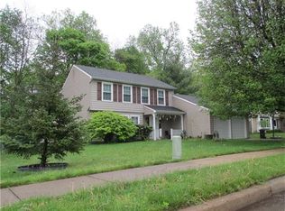 10 Heather Dr, Edison, NJ 08820