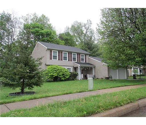10 Heather Dr photo 1