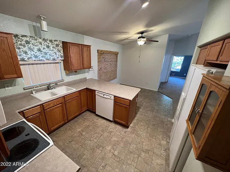 15796 W Latham St — Photo 11