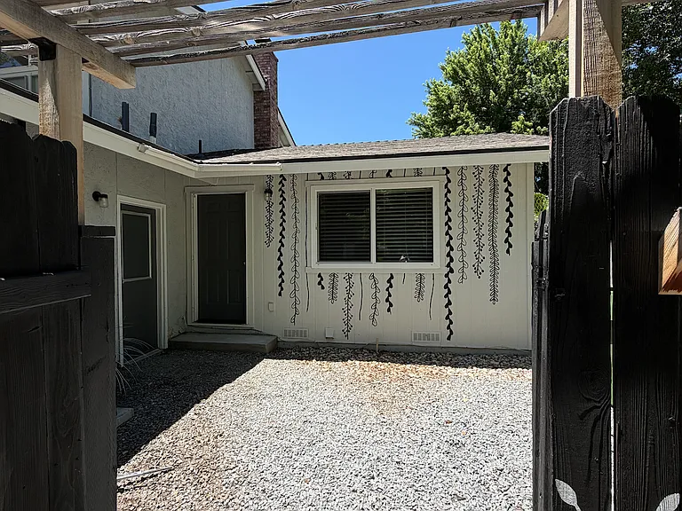 1754 Ironwood Dr — Photo 14