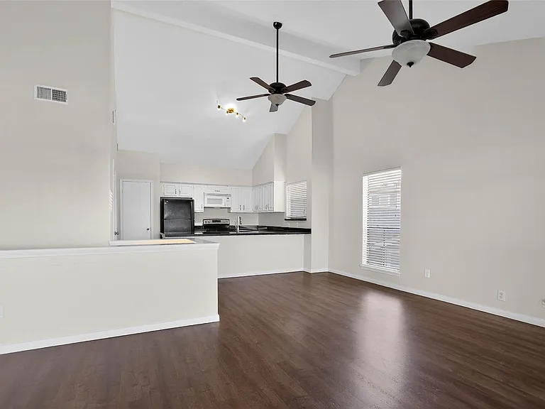 88 Lakeview Vlg — Photo 18