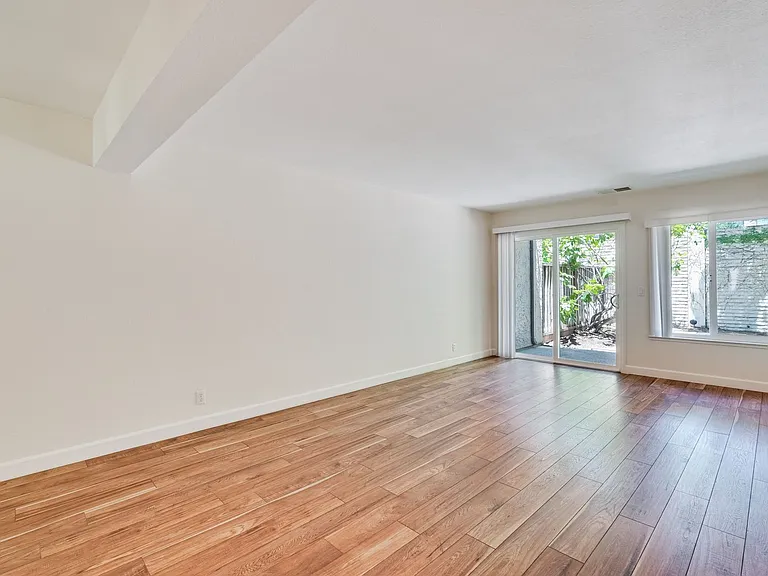 3675 Brach Way — Photo 10