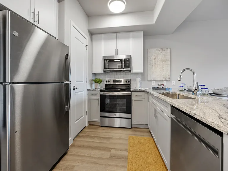 Granite Mountain Apartments — Photo 3