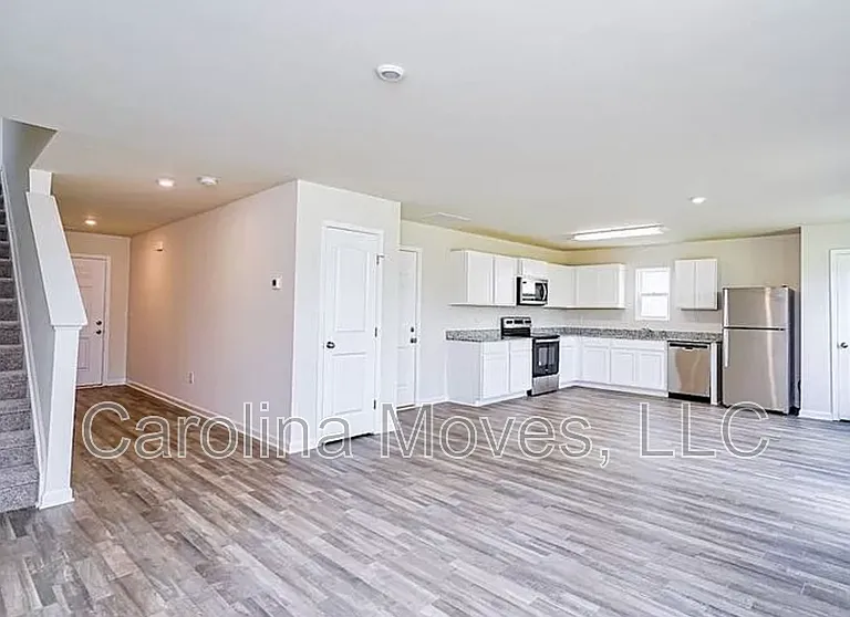 523 Springtime Ln — Photo 13