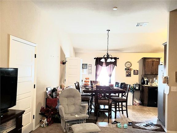 4th image of 5501 NW Clearwater Dr