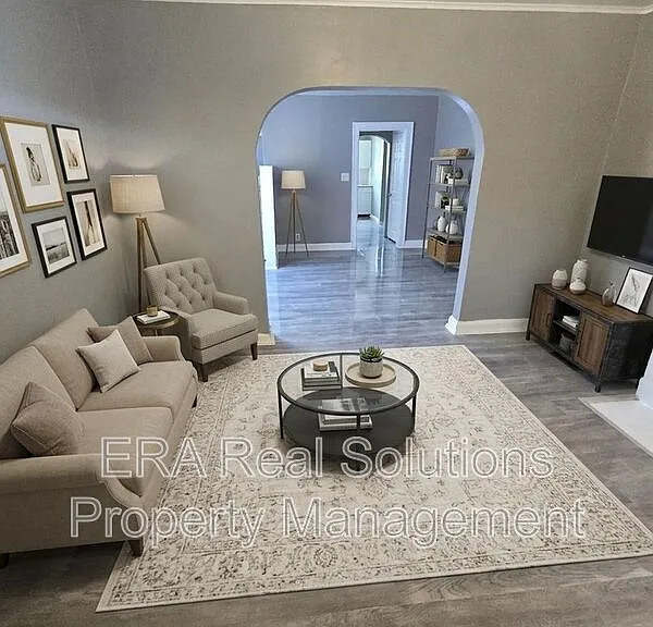 852 Fairwood Ave — Photo 2