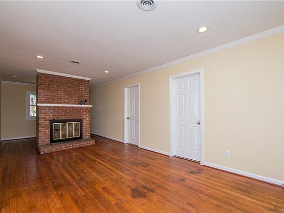 5th image of 3002 Irisdale Ave