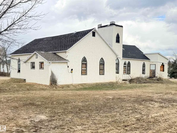 5036 49th St, Clyde, AB T0G 0P0